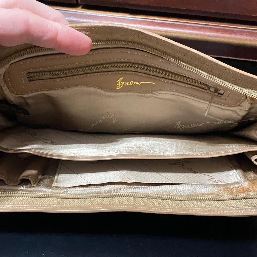 Vintage Bueno Tan Leather women’s Clutch purse